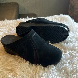 DANSKO black purple suede leather clogs shoes mules 38 7.5-8